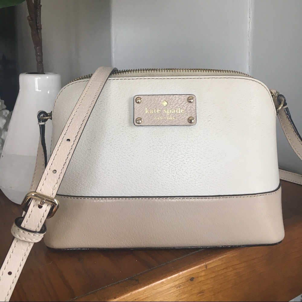 Kate spade crossbody bag. Great condition!